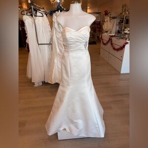 Elegant White Strapless Gown